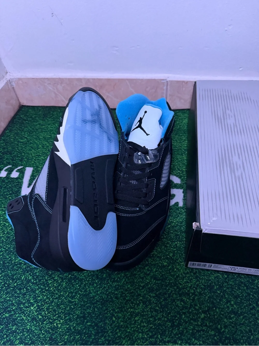 Jordan 5 Men’s Black Unc